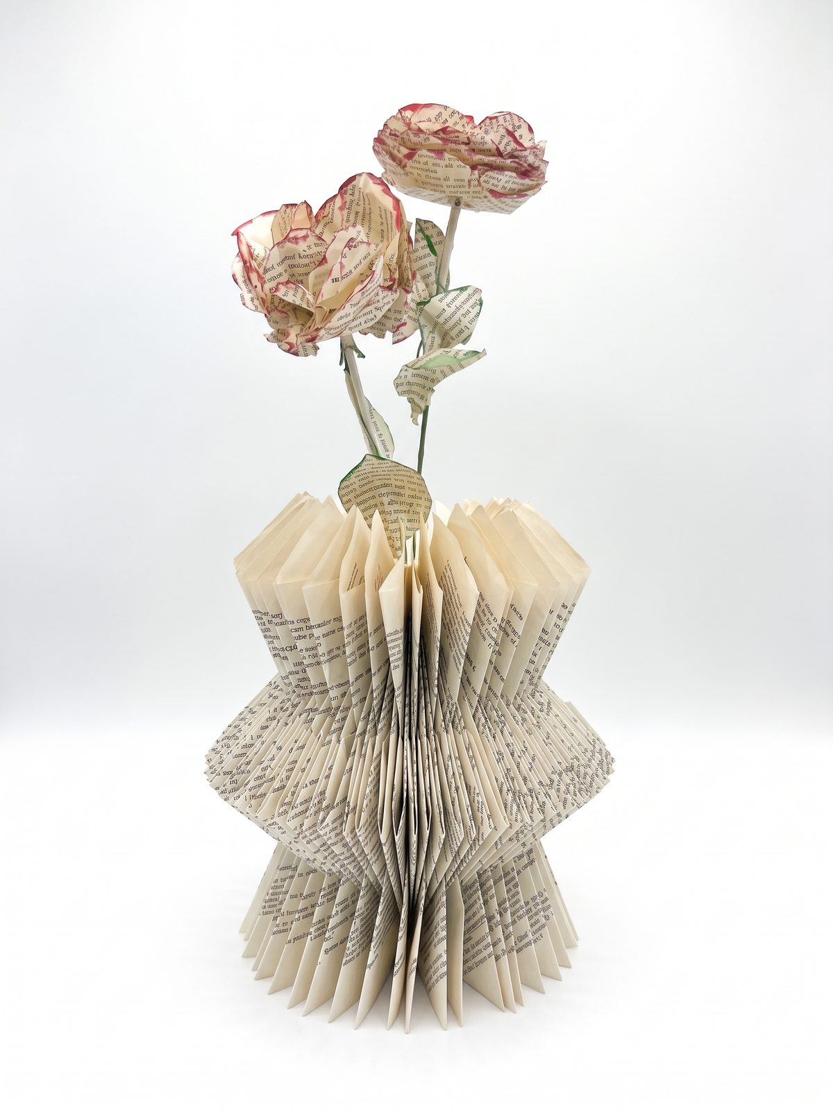 «Pagine in Fiore», lampada d'arredo in carta piegata a mano