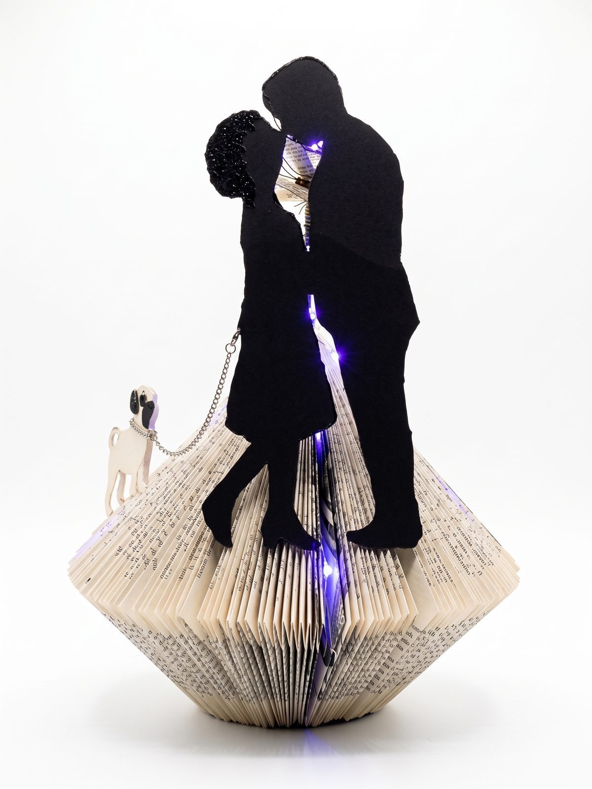 «Promessa di Luce», scultura decorativa ricavata da un libro piegato a mano