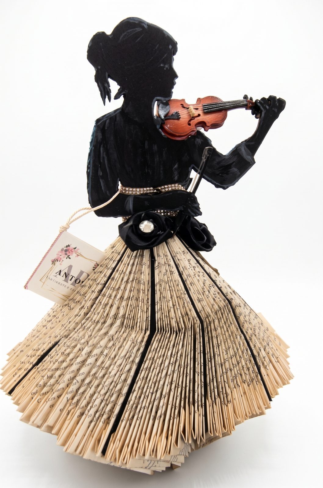 «Sinfonia di Carta», scultura decorativa ricavata da un libro piegato a mano